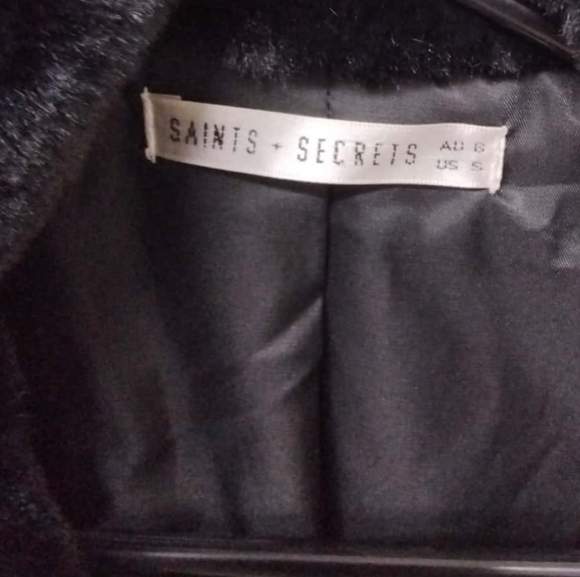 SAINTS + SECRETS Cosy Black Faux Fur Open Winter Jacket - Picture 4 of 5